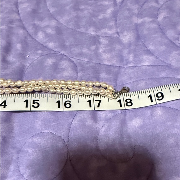 Elegant Cream Pearl Necklace - Picture 6 of 8